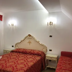 κάντε κράτηση εδώ